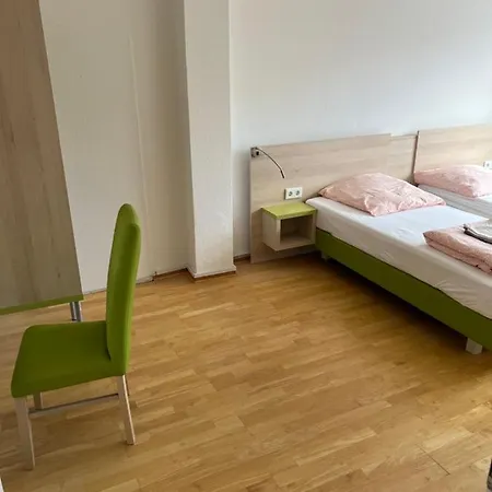 Waffel Cafe Monteurwohnung Δωμάτια σε οικογενειακή κατοικία *