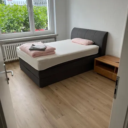 Δωμάτια σε οικογενειακή κατοικία Waffel Cafe Monteurwohnung