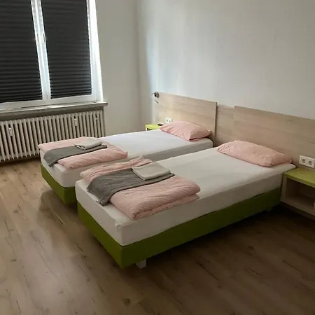 Waffel Cafe Monteurwohnung Quarto em Acomodações Particulares Kassel